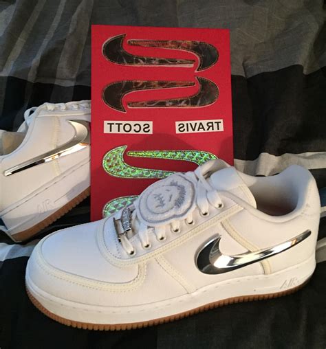 What Swooshes Is Everyone Rocking With Their Travis Scott Af1s Moda