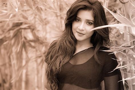 actress sakshi agarwal latest photoshoot indianactress top
