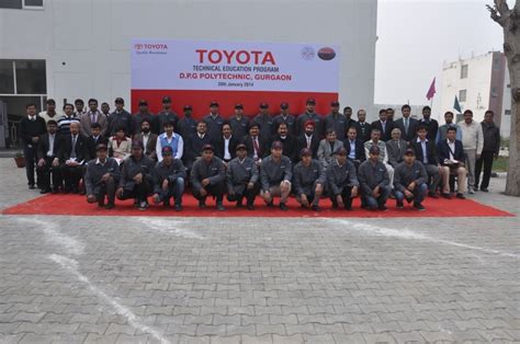 Toyota Launches Service Advisor Toyota Technical Education Program
