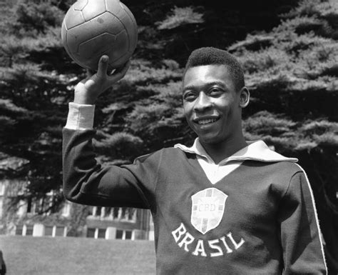 Pelé Celebrated Brazilian Soccer Legend Dead At 82 Trendradars