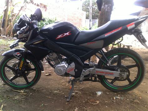 Vixion lampu bulat, modifikasi vixion jari2, modifikasi vixion instagram thalook, modifikasi new vixion advance full fairing lightning velg. Foto Modifikasi Vixion Terbaru 2014 - Modifikasi Motor