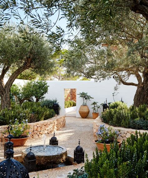Best 7 Mediterranean Garden Designs For Incredible Home