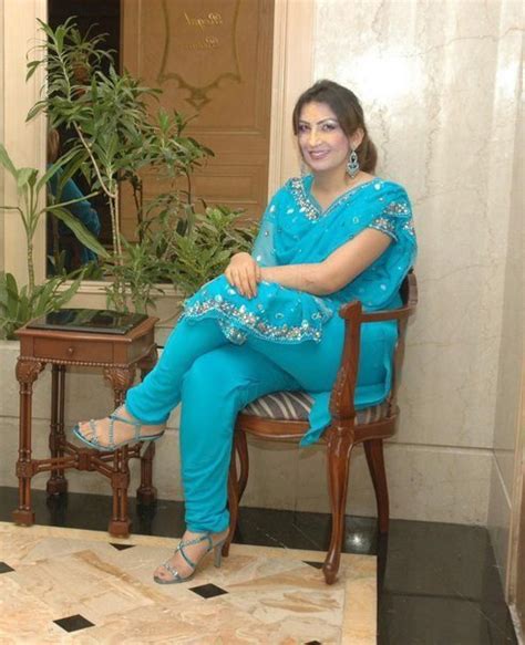 The Best Artis Collection Naghma Pashto Singer Latest Photo Gallery In Her Home