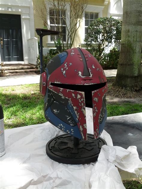They will print out on 8.5 x 11 paper. Mandalorian Stalker Helmet Pepakura