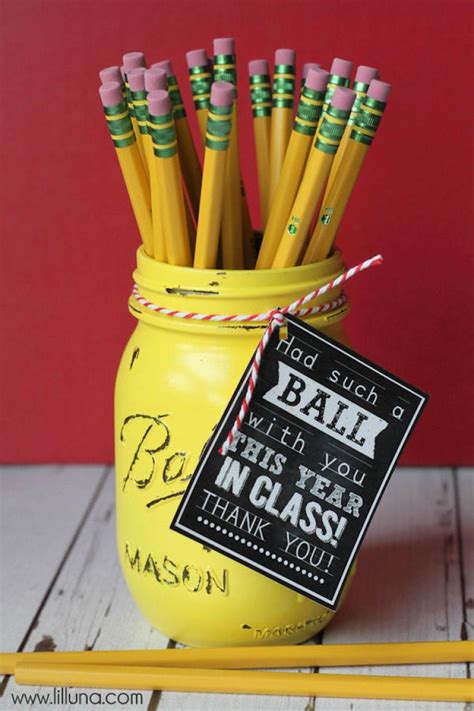 Secondly, buy in bulk and use your creativity. Super Cute Teacher Appreciation Gifts That Can Be Made in ...