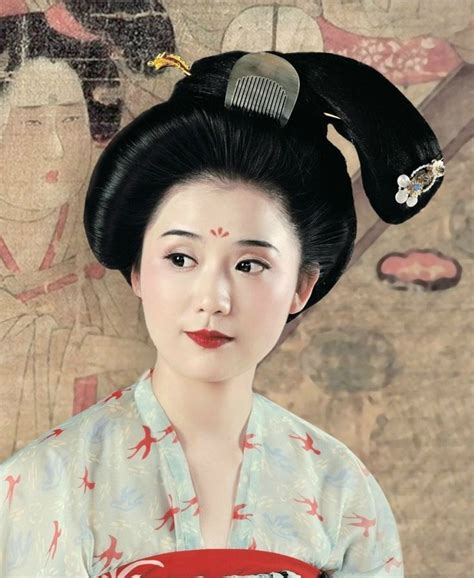 If you'd like to enhance your face shape, go for some blunt bangs or a short bob to really show off that strong jawline. What were some popular female hairstyles in Ancient China ...