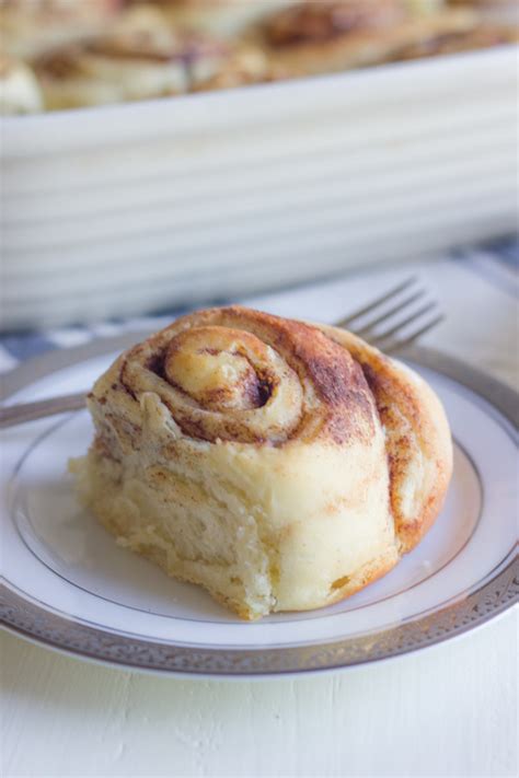 This recipe does not say to sift the powdered/confectioners sugar. cinnamon roll icing without powdered sugar