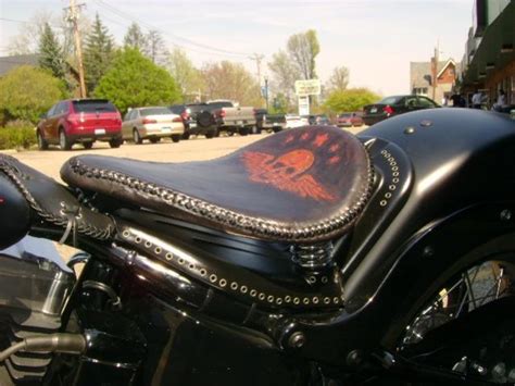 Harley davidson has celebrated their 115th anniversary and pride themselves on producing bikes of freedom. Cheap Crossbones Battery cover fix - Harley Davidson Forums