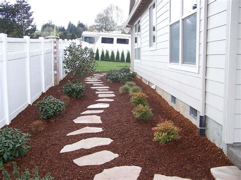Walkway Idea Mulch Landscaping Backyard Landscaping Outdoor Gardens