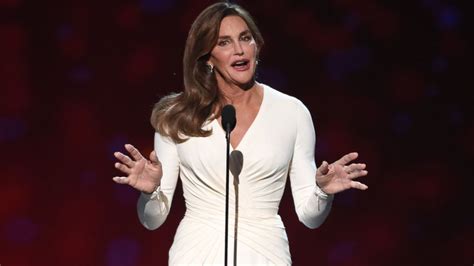 See Caitlyn Jenner Preach Acceptance In Emotional Espys Award Speech Abc News