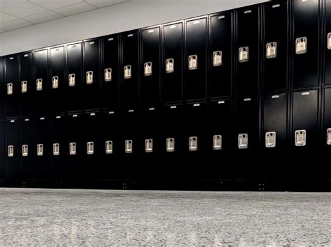 How To Choose High School And Middle School Gym Lockers Young