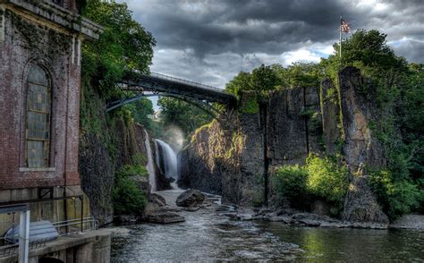 If you mean new york state, absolutely. 9 Easily Accessible Waterfalls In New Jersey