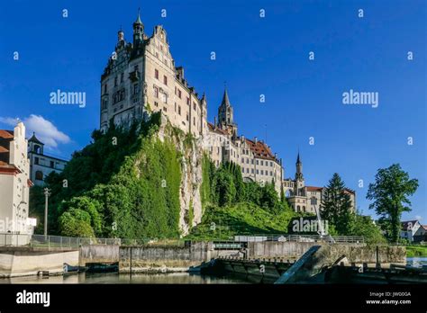 Donau Mit Schloss Sigmaringen Hohenzollernschloss Oberes Donautal