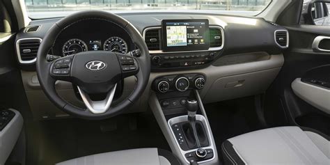 However, for those who can do without such things as awd and. 2020 - Hyundai - Venue - Vehicles on Display | Chicago ...