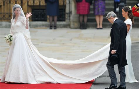 Kate middleton and prince william celebrate their seventh wedding anniversary today and the occasion has been marked by kensington palace on twitter. Prince William Kate Middleton Wedding Pictures | POPSUGAR ...