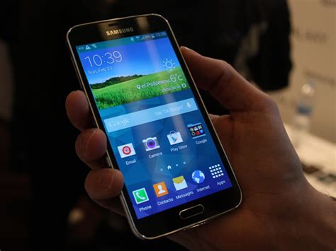 This Is The Samsung Galaxy S5 It Looks Similar To Last Years Galaxy S4
