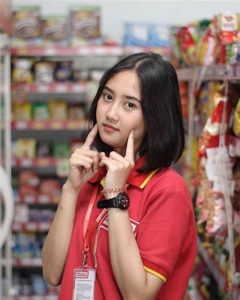 Kasir Alfamart Cantik On Instagram Harta Tahta Kasir Alfa Setuju