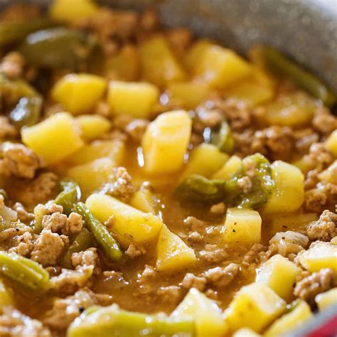 What's the best way to make a picadillo? Picadillo con papas. Simple y delicioso. - Maricruz Avalos ...