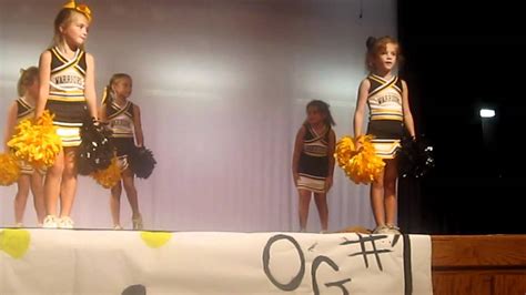 Oak Grove Rookie Cheerleaders Pep Rally Dance Youtube