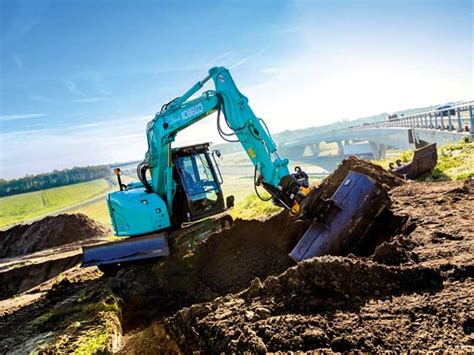 Kobelco says the machines combine a compact design with a long maximum digging reach of 19 feet, allowing for easy. Kobelco's new SK75SR-7 and SK85MSR-7 excavators