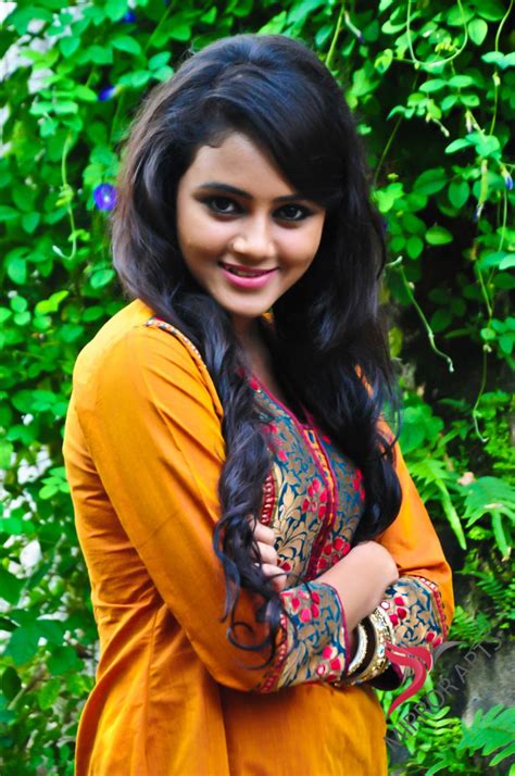 Dinakshi Priyasad New Photos 2013 Sl Mirror Categories Download