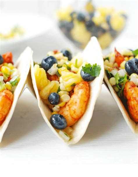 It's really hot, and i'm craving something light to start off my week. SPICY SHRIMP TACOS WITH BLUEBERRY PINEAPPLE SALSA | Taste ...