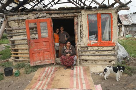 Combating Poverty In Roma Settlement Photo 1 Pictures Cbs News
