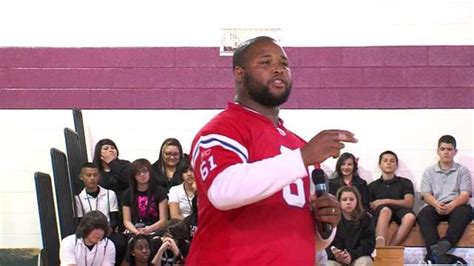 NFL Player Returns To West Texas To Remind Babes That Dreams Can Come True Newswest Com
