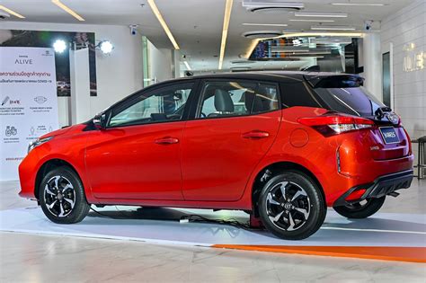 โตโยต้า Toyota Yaris Premium ปี 2023 ราคา 679000 บาท เช็คราคาคอม