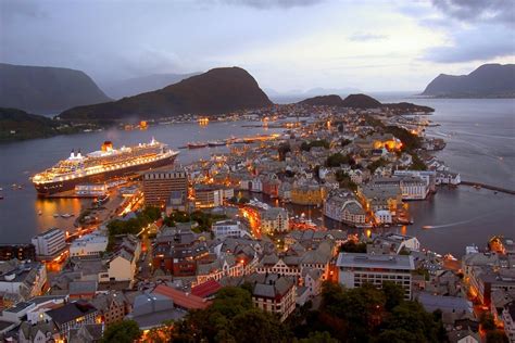 From wikimedia commons, the free media repository. Jugend City « Visit Ålesund
