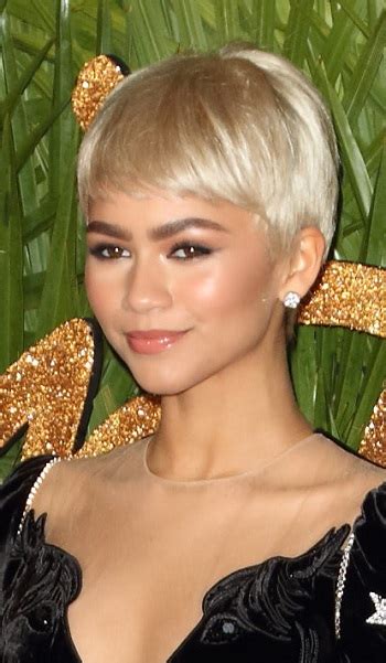 Zendaya Platinum Blonde Pixie Wig The Fashion Awards 2017