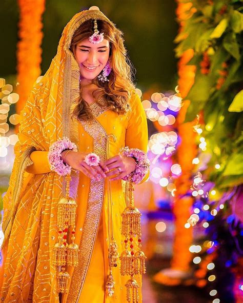 Pin By 👑mar Uj👑 On Mayun Pakistani Wedding Dance Desi Bride Bridal