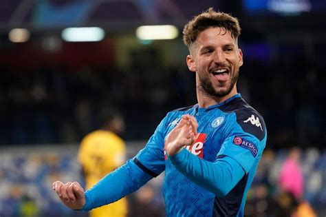 .@dries_mertens14 heeft goed geluisterd naar de tips van luc nilis in @midmidpodcast : Dries Mertens zien en dan sterven - Voetbal International