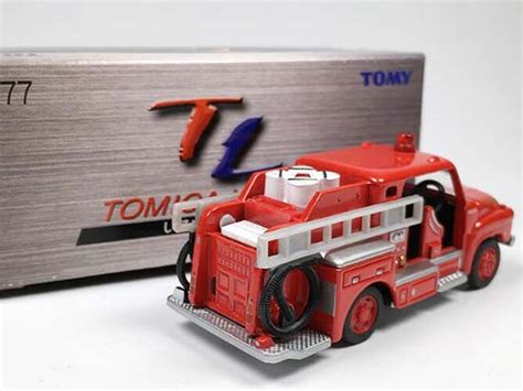 Diecast Isuzu Fire Engine Truck Model Red By Tomica Vb1a041