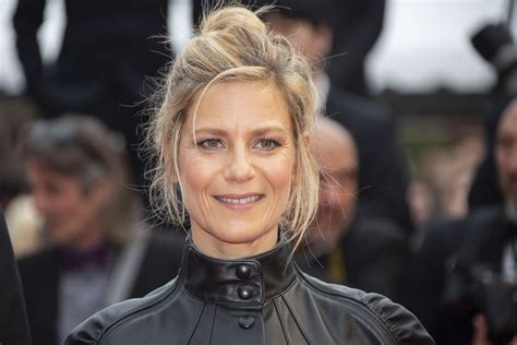 L'image de cette 46ème cérémonie des césar restera sans nul doute celle de corinne masiero, nue sur la scène de l'olympia pour défendre les intermittents du. César 2021 : Marina Foïs présentera la cérémonie - CinéSéries