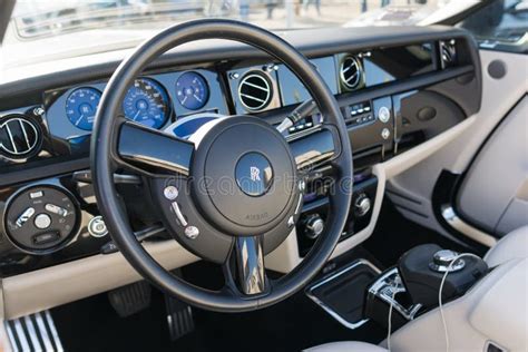 Rolls Royce Phantom Dashboard Editorial Image Image Of Luxury