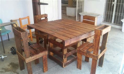 Maybe you would like to learn more about one of these? Pin by Jeny Chiq on Muebles de Paletas | Rustic dining ...