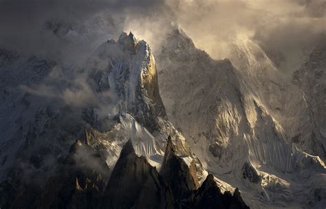 Sunlight Mountain Himalayas Snowy Peak Sunrise Clouds Nature Landscape