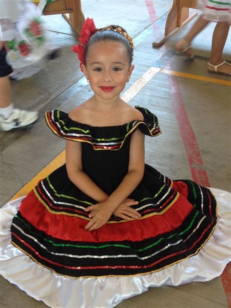 Pin By Aurelia Torres On Fiesta Mexicana Mexican Dresses Mexican