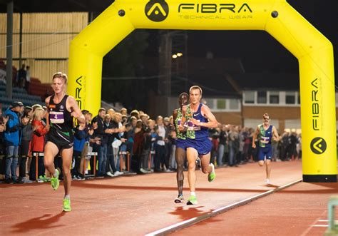 Kövesd az értékszámait, a legszebb kombinációit és hívd ki egy játszmára! 27.24,78 og norsk 10000 m-rekord av Sondre Nordstad Moen ...