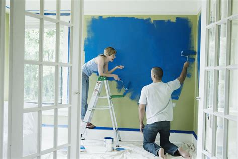 Le sue meravigliose tonalità sono tutte abbinabili tra di loro! Should You Paint or Trim Walls First?