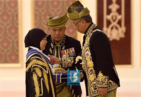 Tengku maimun binti tuan mat (born 2 july 1959) is the tenth and current chief justice of malaysia. Chief Justice heads federal honours list | Borneo Post Online