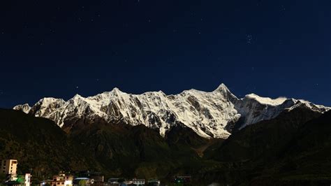 4k Snowy Mountain Tibet Starred Sky Snowy Peak Night Mountains