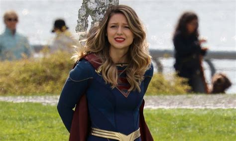 Melissa Benoists Supergirl Looks Like Shes In Trouble In New Set Photos Chyler Leigh David