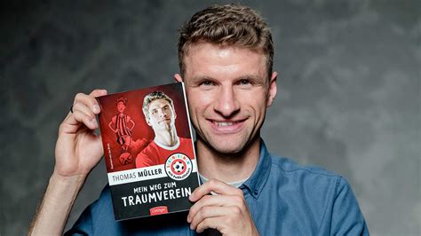 From wikimedia commons, the free media repository. Thomas Müller veröffentlicht Kinderbuch :: DFB - Deutscher ...