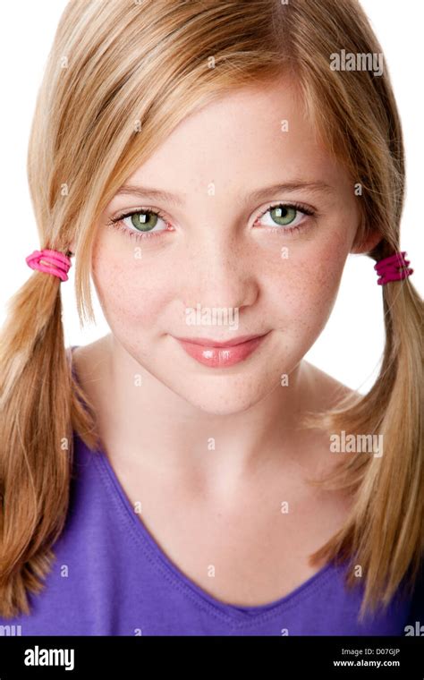 Schöne Süße Aufrichtige Gesicht Glücklich Teenager Mädchen Mit Zöpfen Blondes Haar Grüne Augen