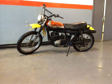 And for most bobber lovers, getting rid of all the unnecessary flash the entire idea behind a bobber is to get rid of the extraneous stuff that is added to most modern motorcycles because all that extra stuff reduces performance. My new project. To turn this Yamaha 250 Enduro into a ...