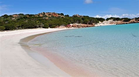 It is one of the seven islands that comprise arcipelago di la maddalena national park.1. Budelli, la isla italiana comprada por 3 millones de euros