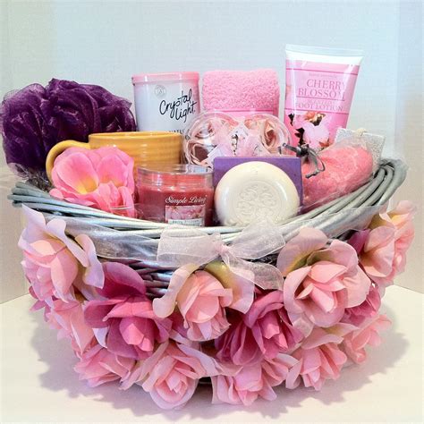 Chandon in bloom cocktail hamper: Mother's Day Gift, Wedding, Birthday, Spa Gift Basket ...