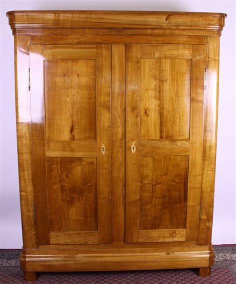 Finde jetzt schnell die besten angebote für kirschbaum schrank auf allekleinanzeigen.ch. Kirschbaum Schrank Biedermeier Kleiderschrank Schellack ...